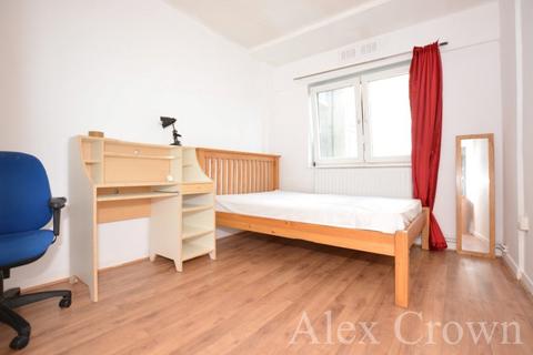 4 bedroom flat to rent, Grimthorpe House, Percival Street, Angel