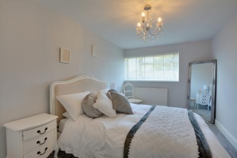 5 Harcourt Way, South Godstone, Godstone, RH9 8HS