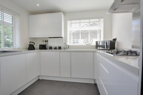 5 Harcourt Way, South Godstone, Godstone, RH9 8HS