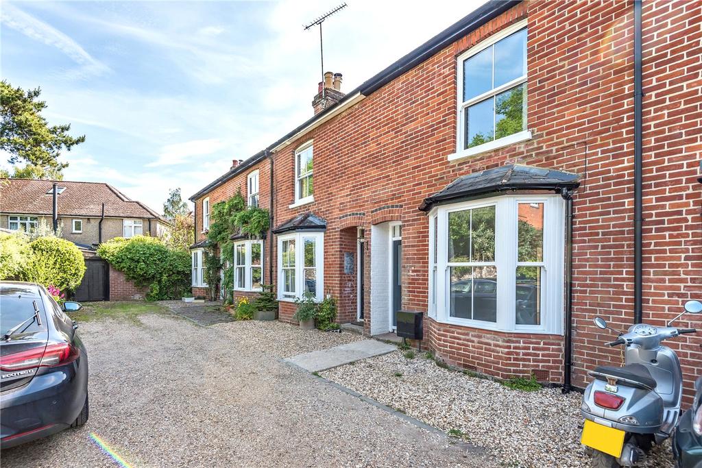 St Marys Terrace, Twyford, Winchester, SO21 2 bed terraced house £