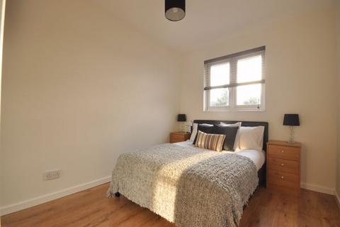 1 bedroom maisonette to rent, Shaw Drive, WALTON-ON-THAMES, Surrey, KT12