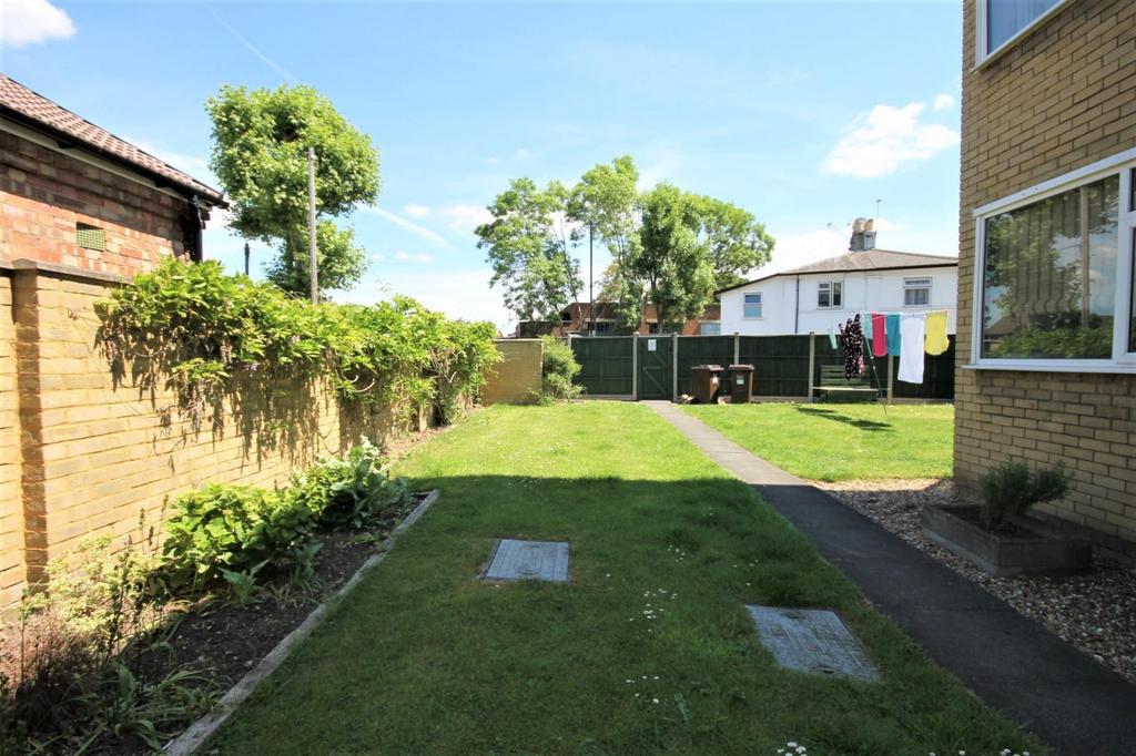 Communal gardens / d