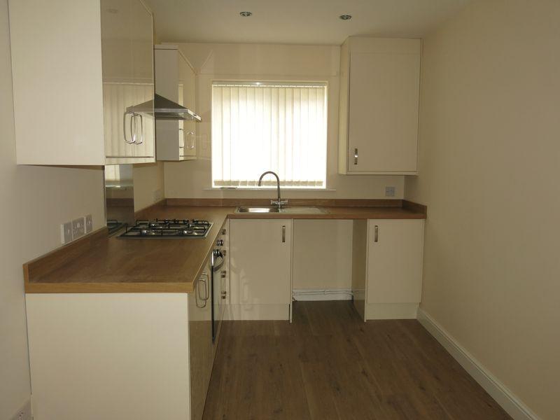 6 Canal Court, Saxilby, Lincoln 3 bed townhouse £695 pcm (£160 pw)