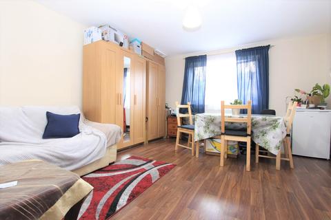 69 Streamside Close, Edmonton, London, N9 9XB