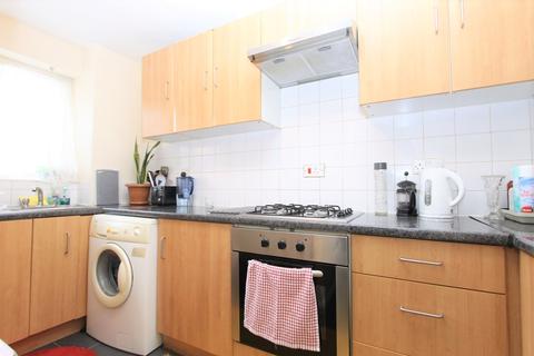 69 Streamside Close, Edmonton, London, N9 9XB
