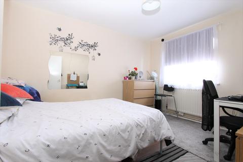 69 Streamside Close, Edmonton, London, N9 9XB