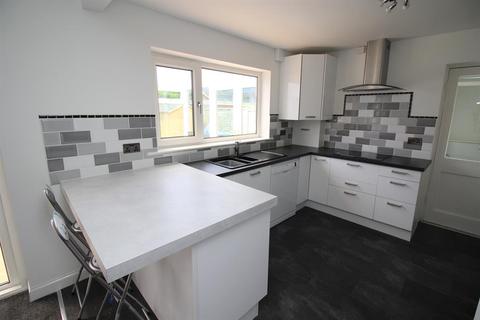 17 Brookmead, Thornbury, Bristol, BS35 2XG