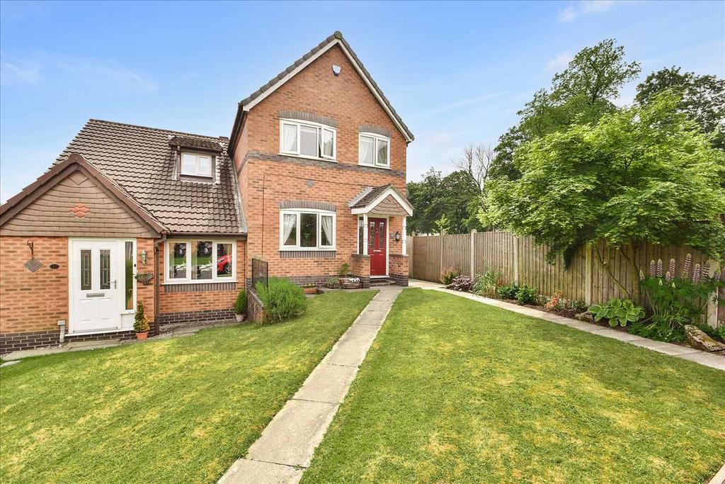 Kingsmead, Chorley 3 bed semidetached house £199,950