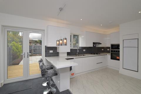 42 The Knole, London, SE9 3DR
