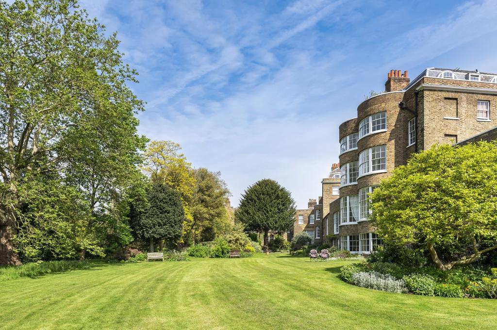 The Paragon Blackheath SE3 1 bed flat for sale £535,000