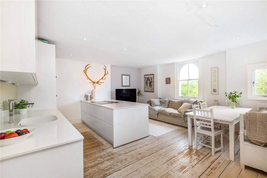 Image 1 of 16 : Kitchen/ Living Room