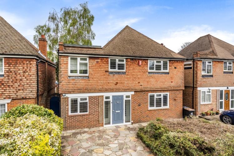 Coniston Road Bromley BR1 5 bed house £2,300 pcm (£531 pw)