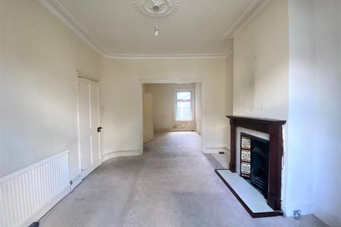 152 Third Avenue, London, E12 6DT