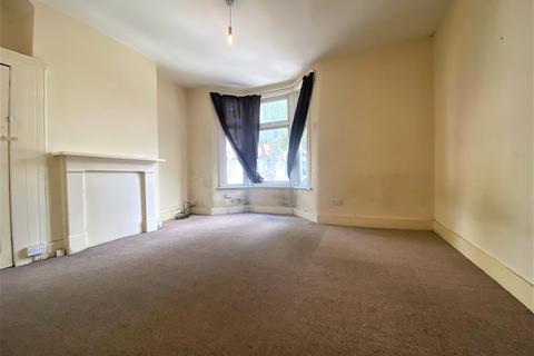 152 Third Avenue, London, E12 6DT