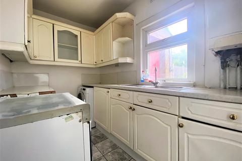 152 Third Avenue, London, E12 6DT
