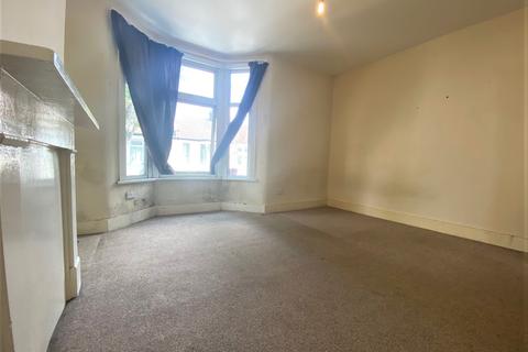 152 Third Avenue, London, E12 6DT