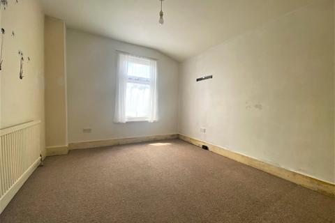 152 Third Avenue, London, E12 6DT