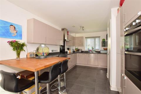 5 Appletree Lane, Rainham, RM13 8FQ