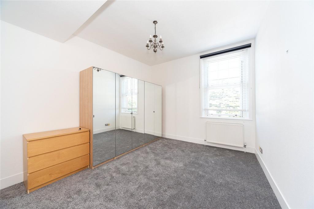 St Margarets Road, St Margarets, TW1 2 bed apartment to rent £1,795