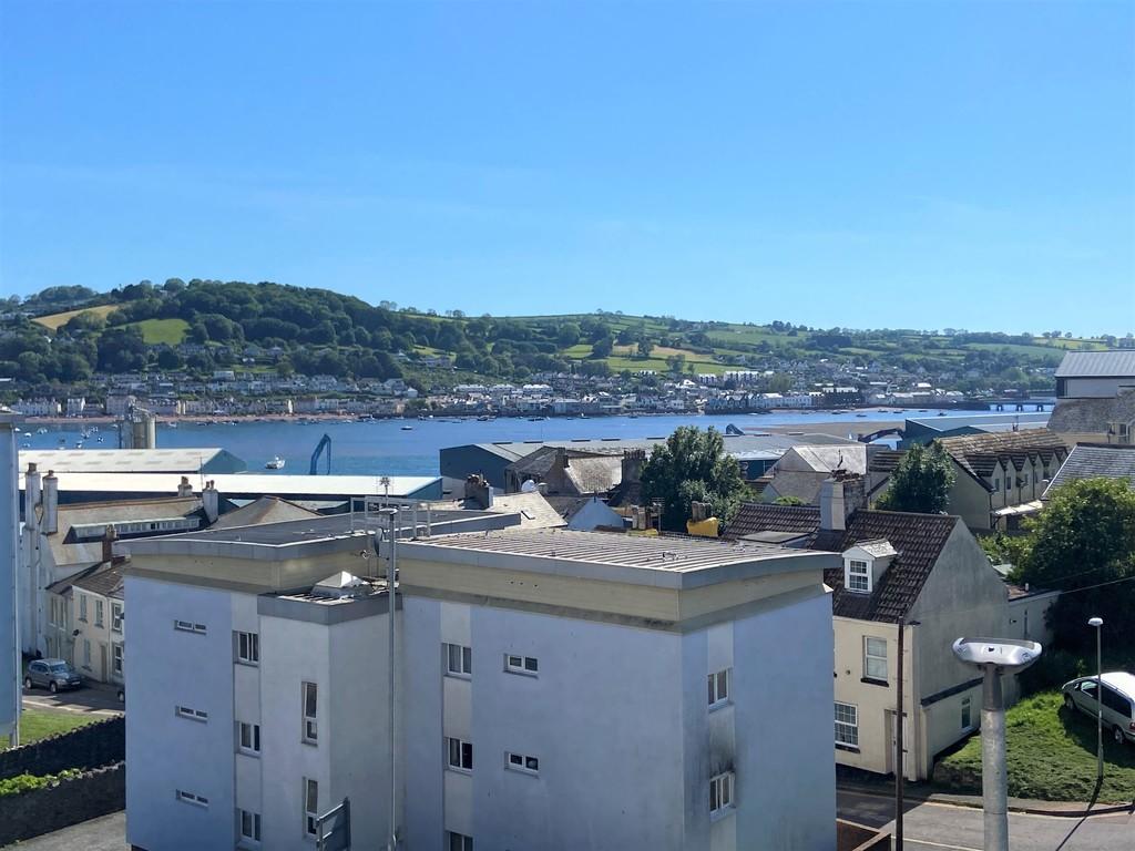 Bitton Park Road, Teignmouth 2 bed flat £129,950