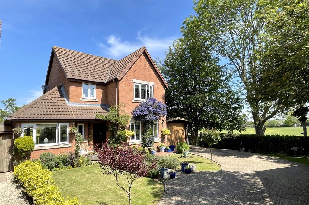 Fenny Compton 4 bed detached house £425,000