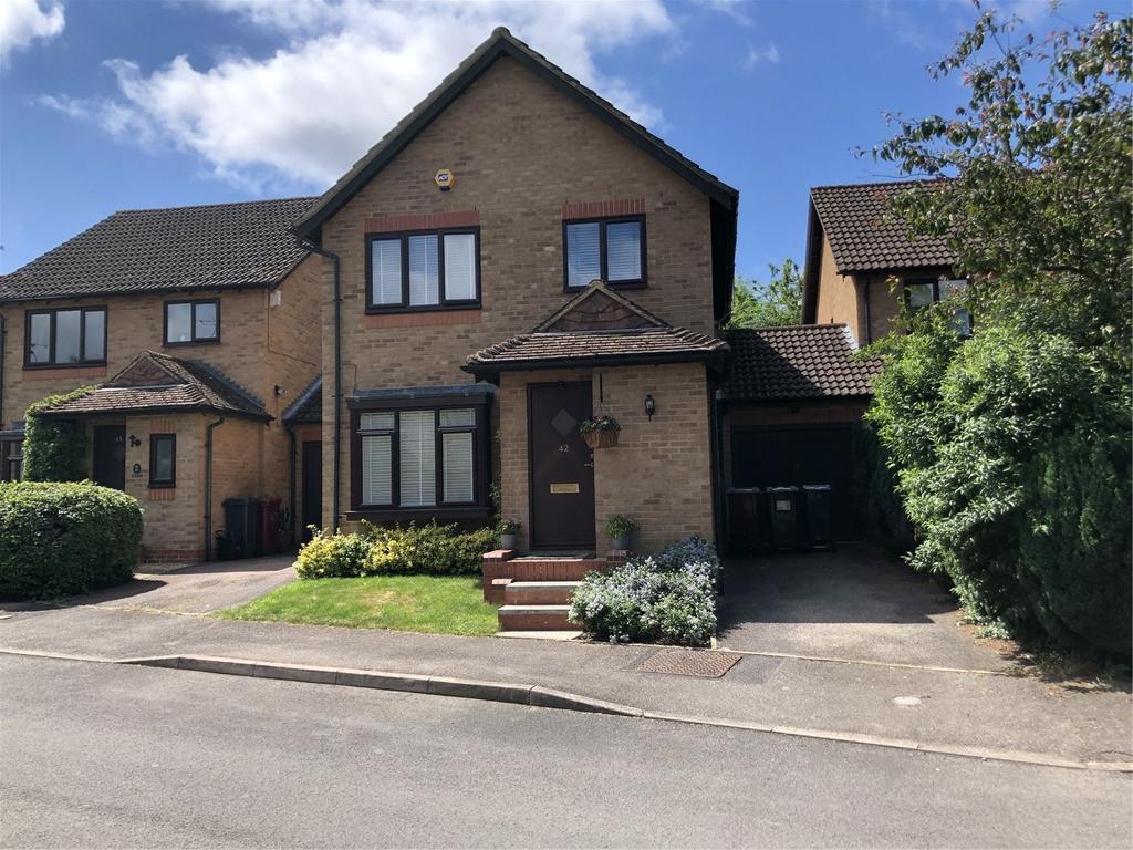 Hirstwood, Tilehurst, Reading, Berkshire, RG30 3 bed link detached house £385,000