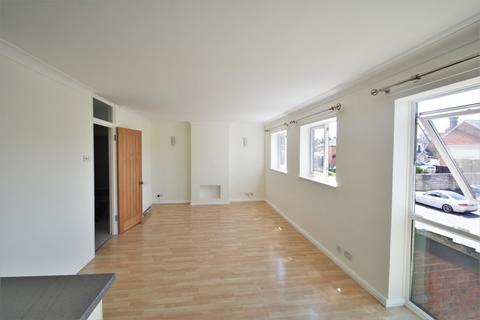 3 bedroom apartment to rent, Addlestone