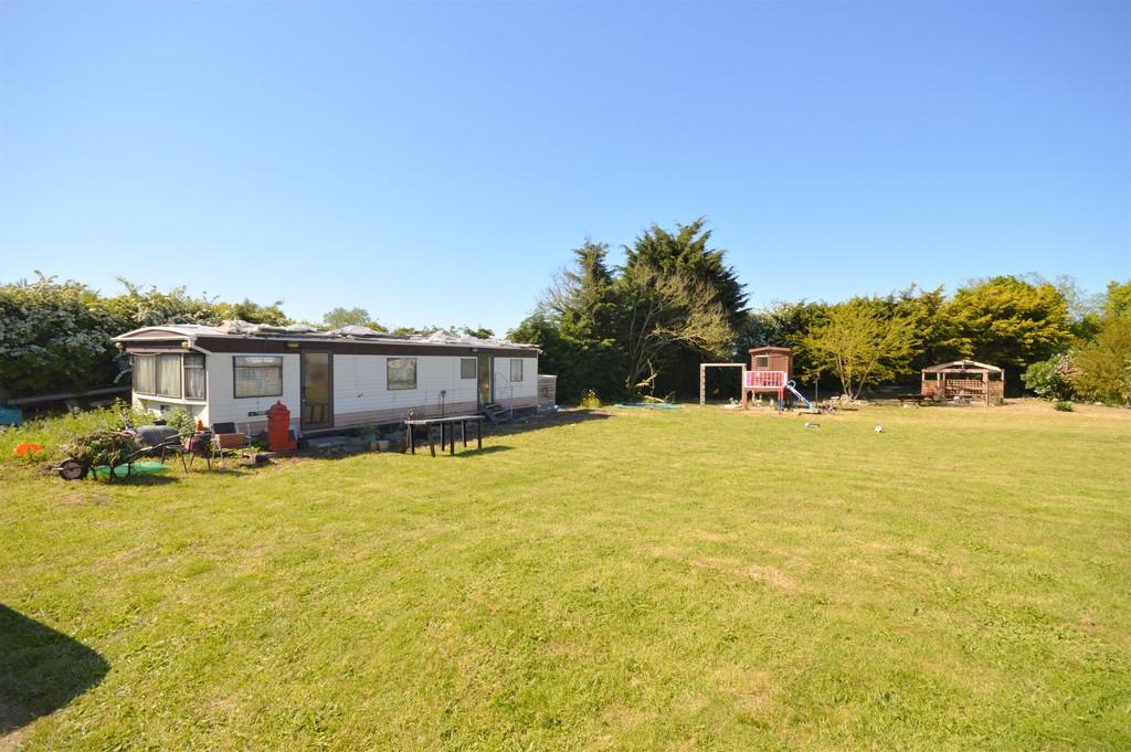Harwich Road, Wix, Manningtree, CO11 2SA 2 bed detached bungalow £250,000