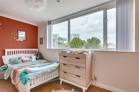 13b Grosvenor Road, London, W4 4EQ
