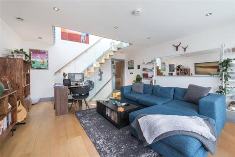 2 Waterfront Mews, London, N1 7FE