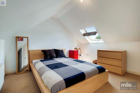 3 bedroom flat for sale - Scrubs Lane, London NW10