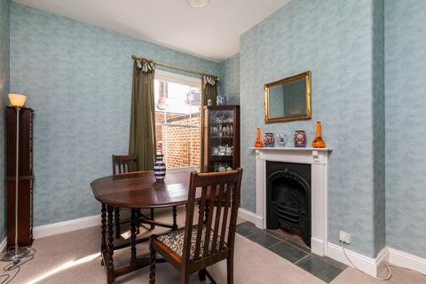 15 Avenue Road, Winchester, SO22 5AQ