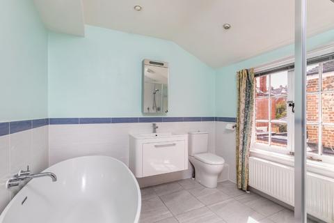 15 Avenue Road, Winchester, SO22 5AQ