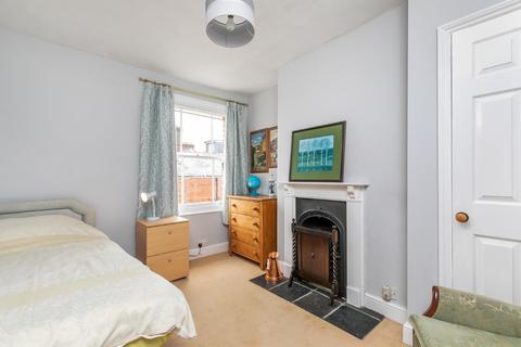 15 Avenue Road, Winchester, SO22 5AQ