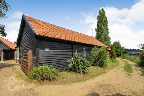 1 bedroom semi-detached bungalow to rent - Tunbeck Road, Wortwell, Harleston