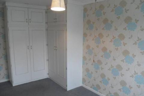 2 bedroom flat to rent, Fletcher Close, Hessle, East Yorkshire