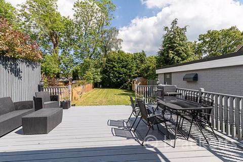 4 Down Avenue, Lamberhurst, Tunbridge Wells, TN3 8HR