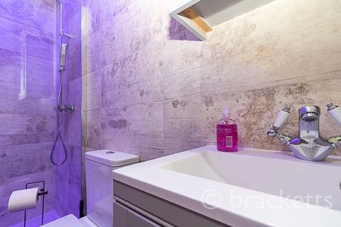 4 Down Avenue, Lamberhurst, Tunbridge Wells, TN3 8HR