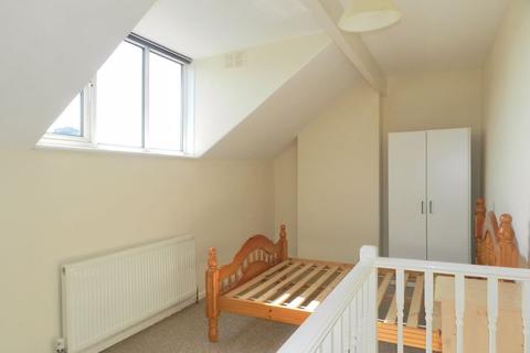 5 Beamsley Place, Leeds, LS6 1JZ