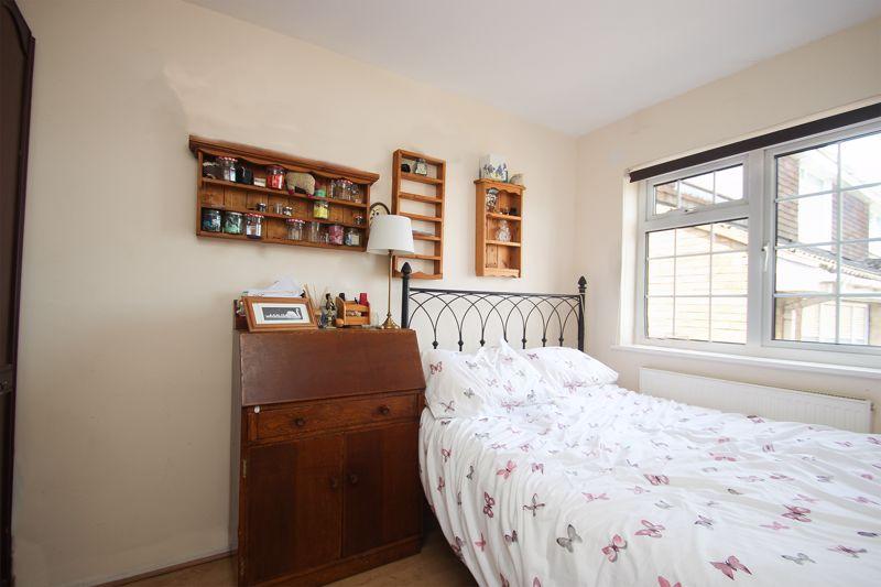 Nightingale Close, Rainham, Gillingham 3 bed semidetached house £325,000