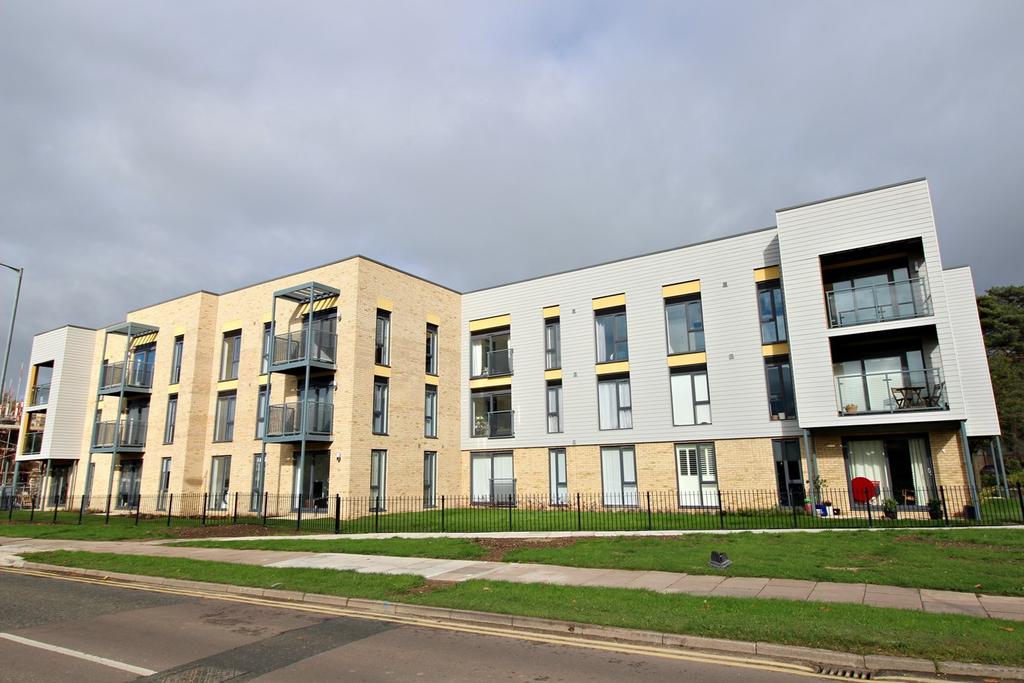 Allwoods Place, Hampden Road, Hitchin, SG4 2 bed apartment £1,200 pcm