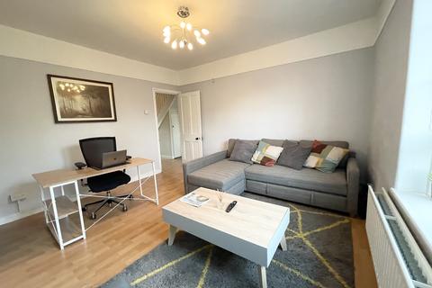 4 bedroom maisonette to rent, Hackney, London E9