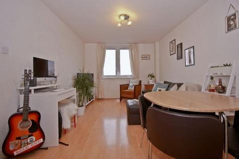 1 bedroom apartment to rent, Commercial Road, E1