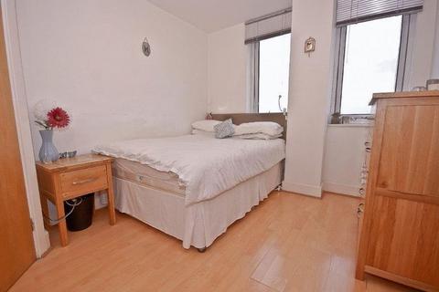 1 bedroom apartment to rent, Commercial Road, E1