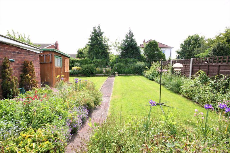 Mayfield Drive, Hucclecote, Gloucester 3 bed semidetached bungalow £