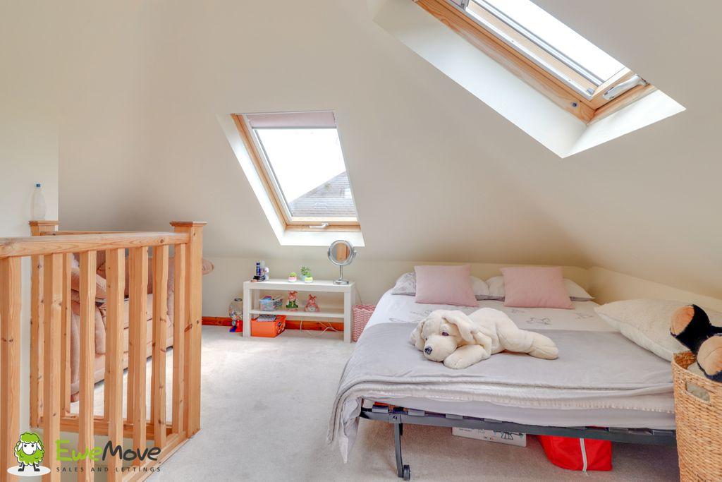 Charming 3rd Bedroom (Loft Room)