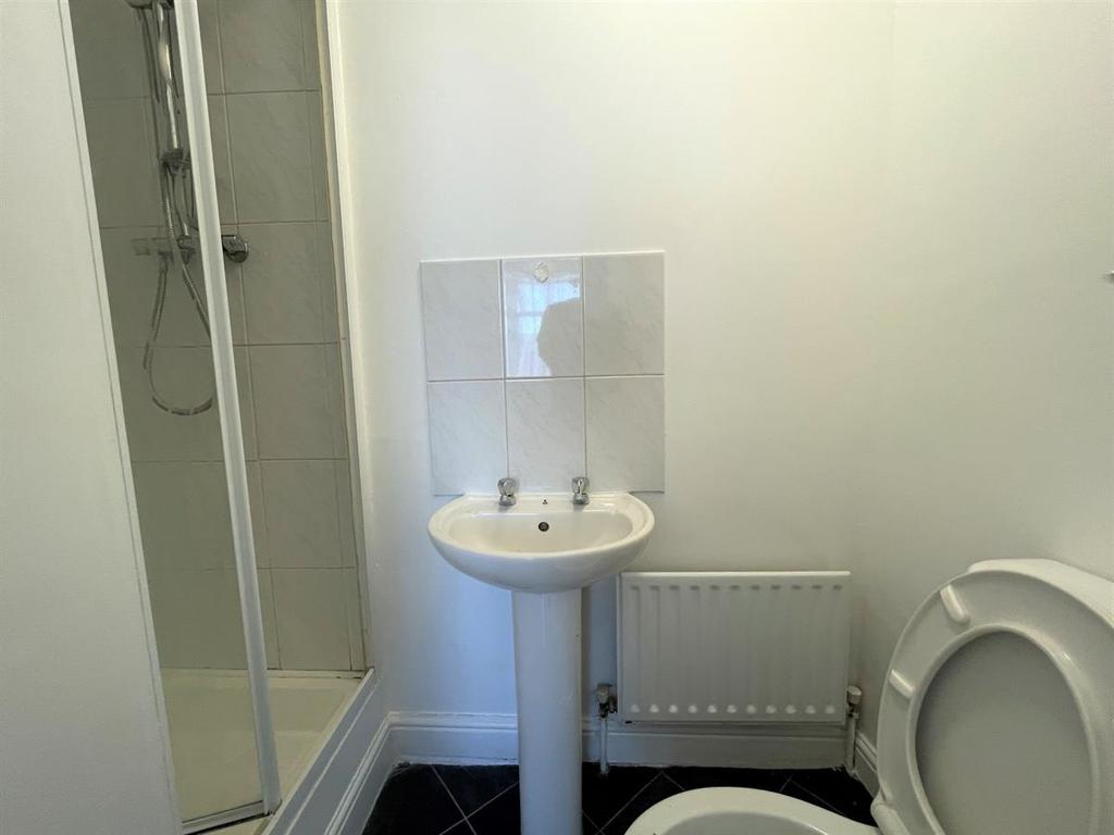 Black Boy Lane, London N15 Studio £900 pcm (£208 pw)