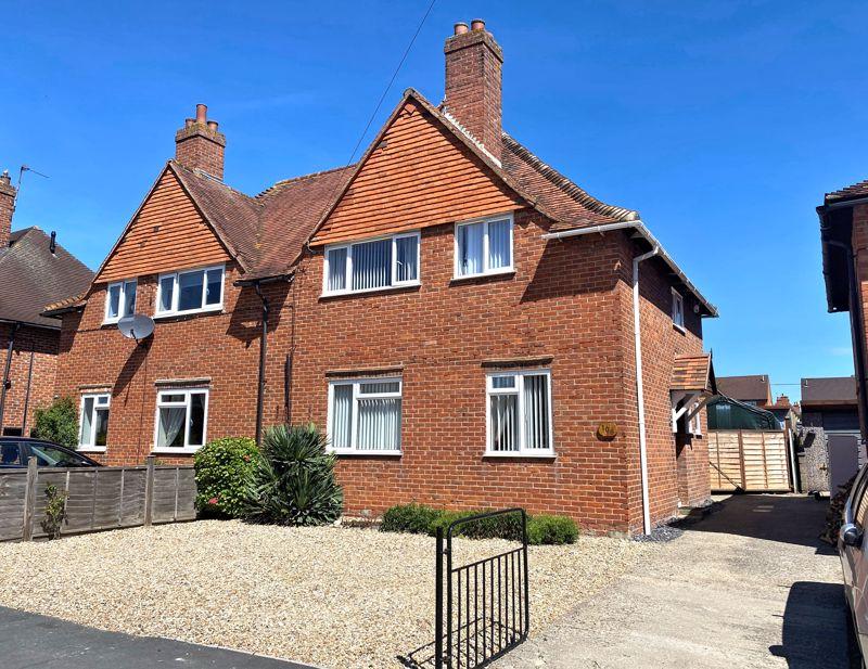 Kynaston Road, Didcot 3 bed semidetached house £375,000