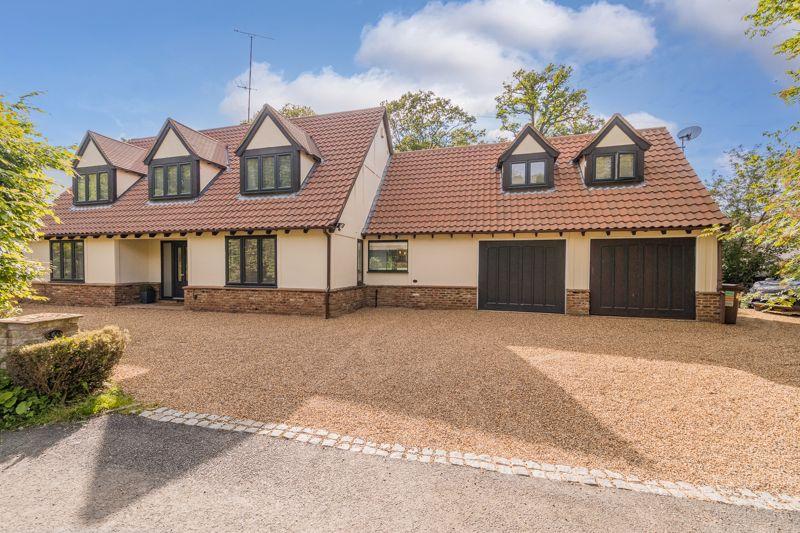 Broom Hill, Welwyn AL6 4 bed detached house £900,000