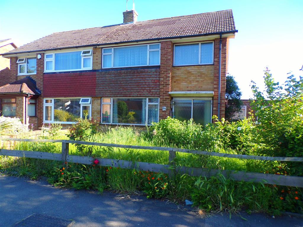 Astra Drive, Gravesend, Kent 3 bed semidetached house £320,000